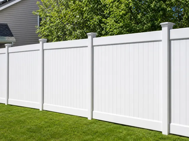 Vinyl privacy fence example